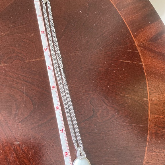 Morgan’s gorgeous silver necklace with white agate and zirconium. - Picture 5 of 5